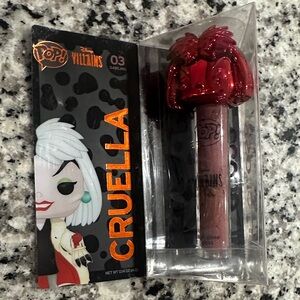 Pop Villains Cruella Lip Gloss with Red Cap - 03 darling